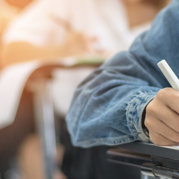 Motivbild Schule und Bildung [Foto: ©Chinnapong - stock.adobe.com]